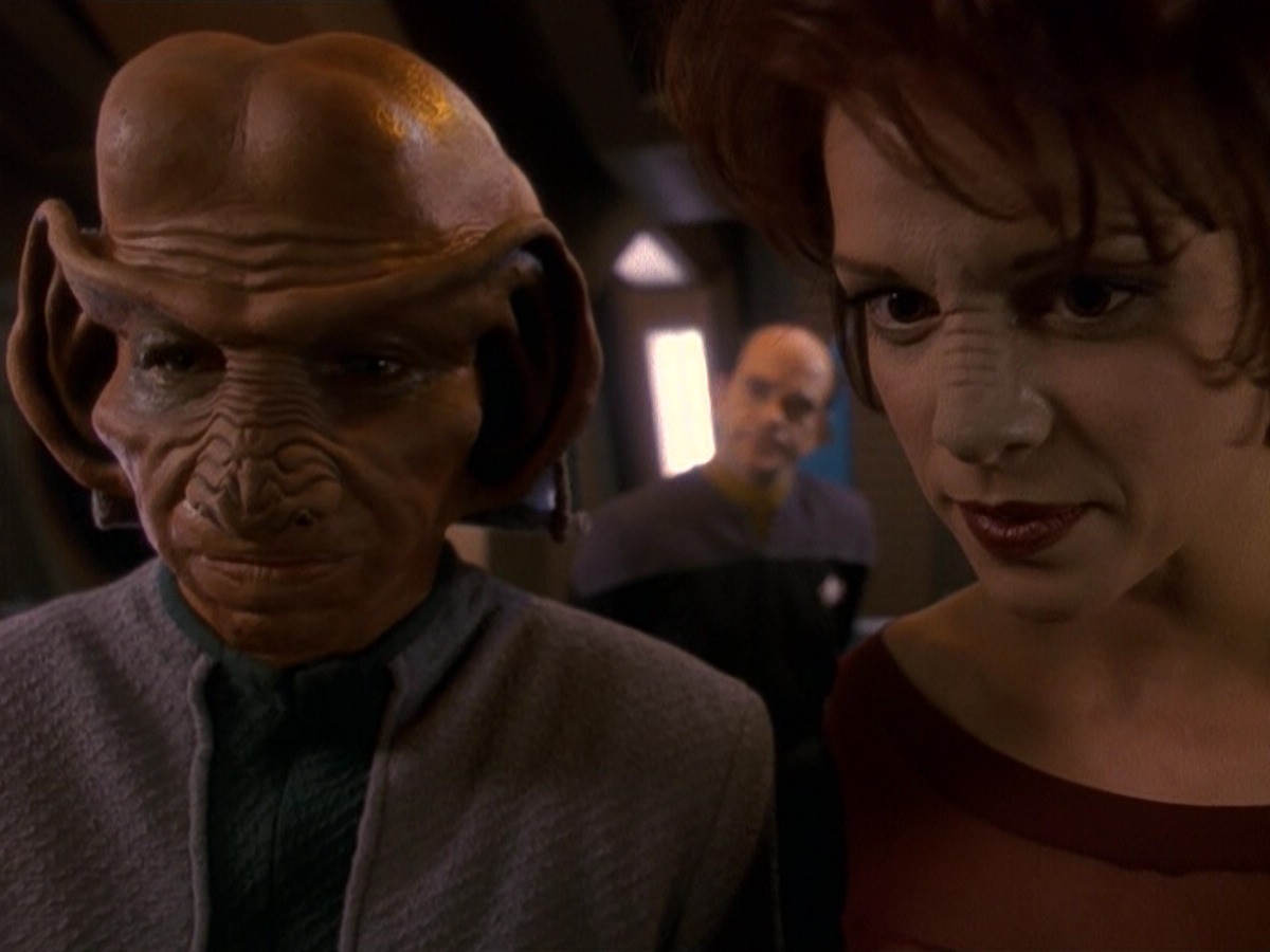 extant_StarTrek_DS9_5x16-DoctorBashirIPresume_01243.jpg