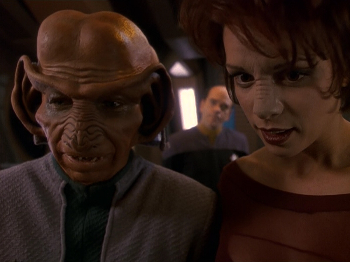 extant_StarTrek_DS9_5x16-DoctorBashirIPresume_01245.jpg