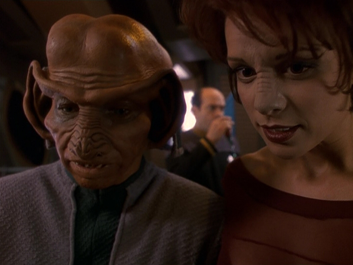 extant_StarTrek_DS9_5x16-DoctorBashirIPresume_01260.jpg