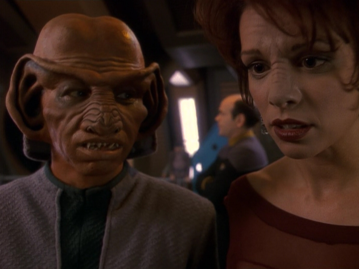 extant_StarTrek_DS9_5x16-DoctorBashirIPresume_01280.jpg