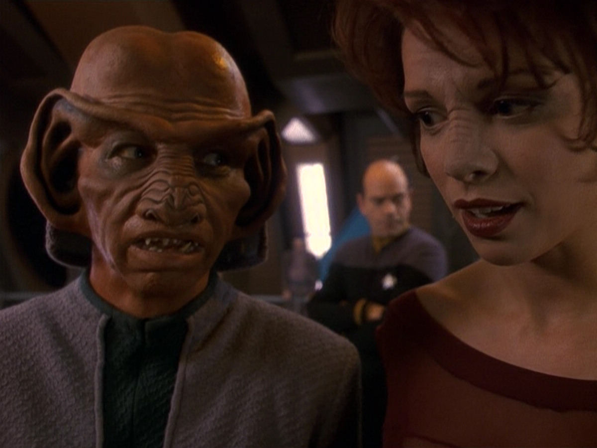 extant_StarTrek_DS9_5x16-DoctorBashirIPresume_01284.jpg
