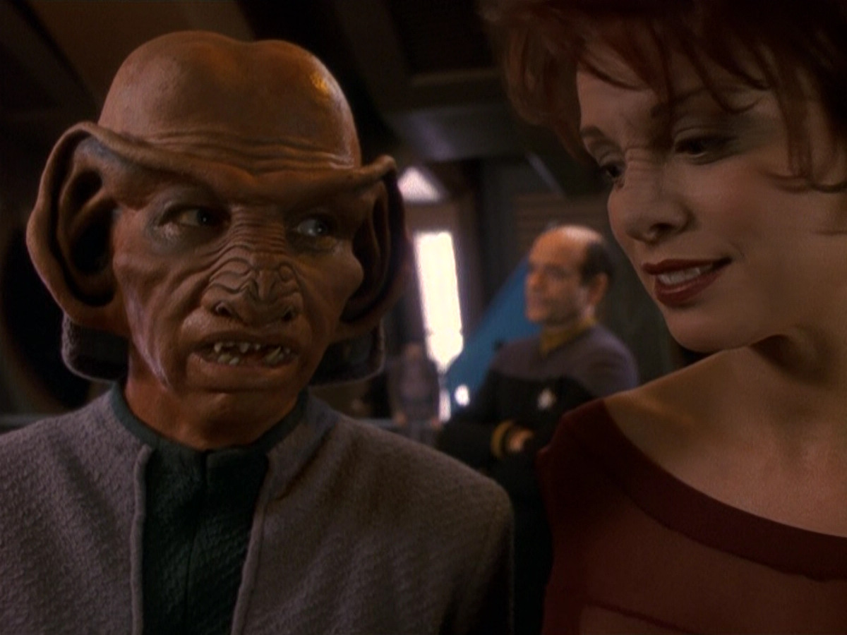 extant_StarTrek_DS9_5x16-DoctorBashirIPresume_01289.jpg