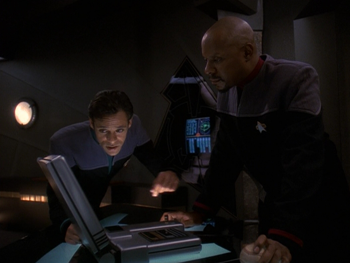 extant_StarTrek_DS9_5x16-DoctorBashirIPresume_01303.jpg