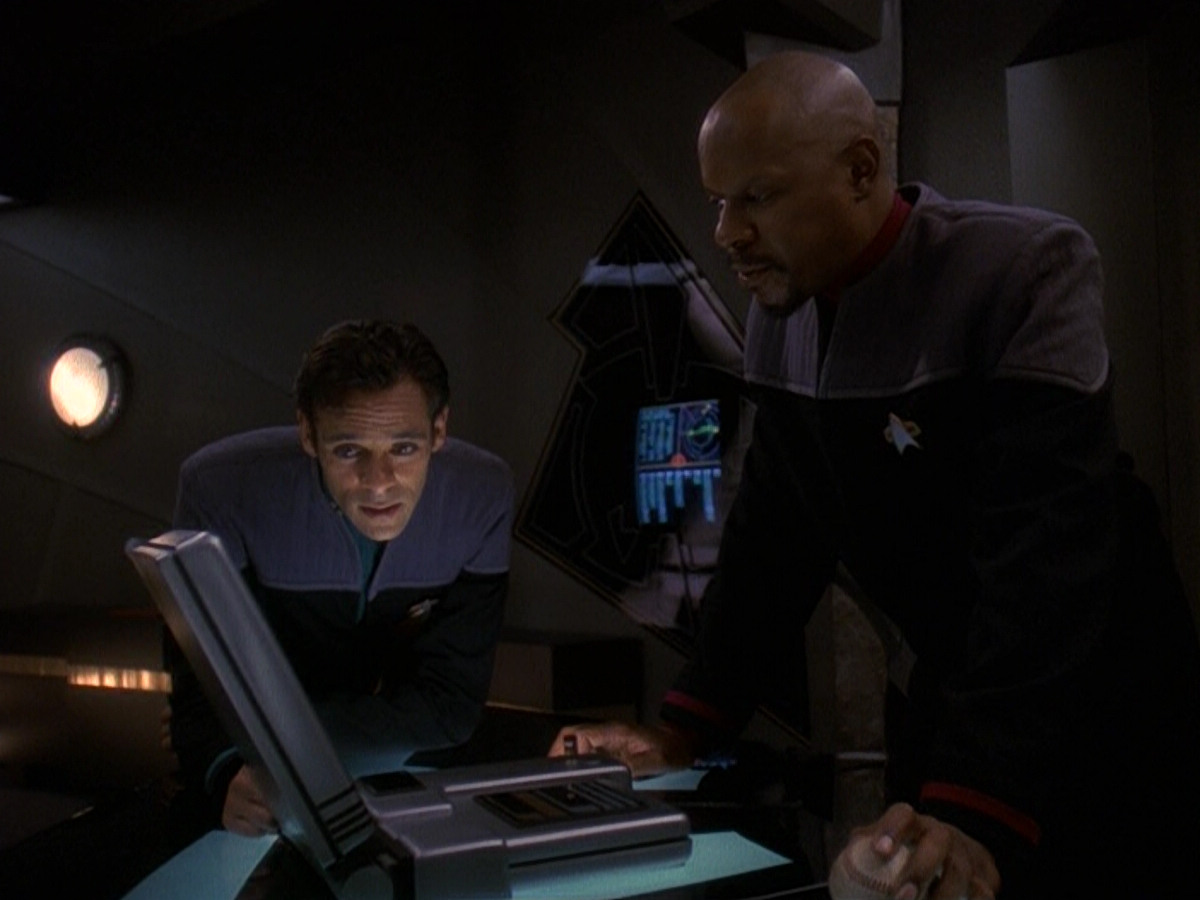 extant_StarTrek_DS9_5x16-DoctorBashirIPresume_01307.jpg