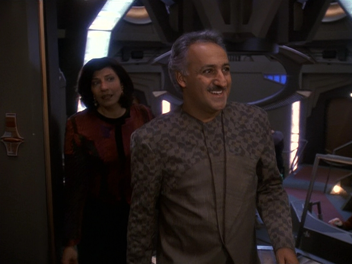 extant_StarTrek_DS9_5x16-DoctorBashirIPresume_01333.jpg