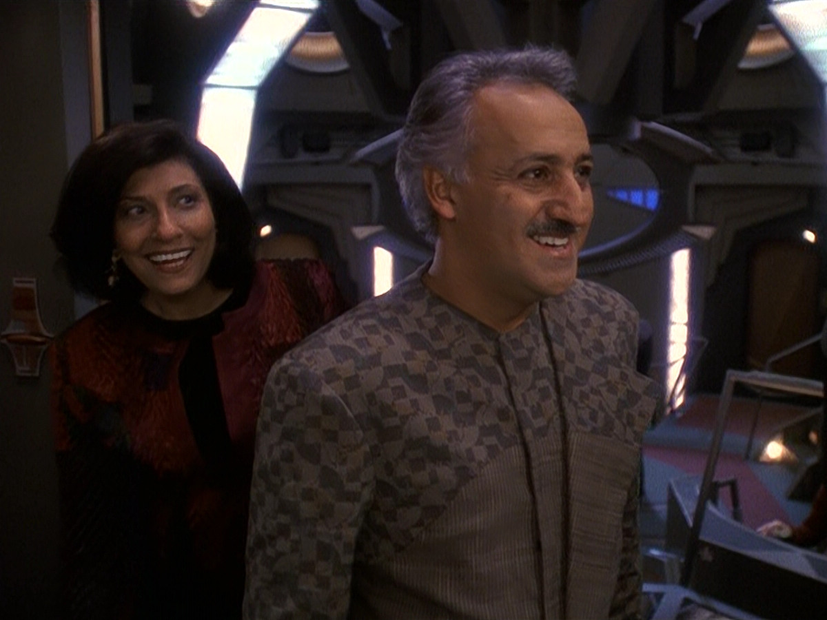 extant_StarTrek_DS9_5x16-DoctorBashirIPresume_01334.jpg