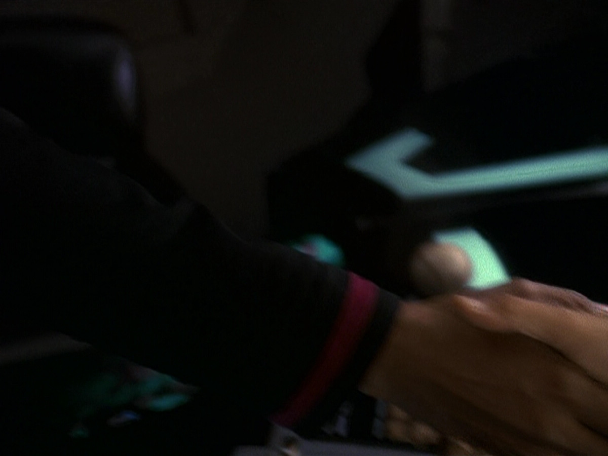 extant_StarTrek_DS9_5x16-DoctorBashirIPresume_01384.jpg