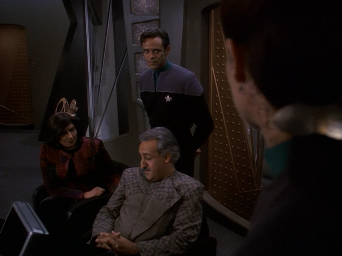 extant_StarTrek_DS9_5x16-DoctorBashirIPresume_01410.jpg