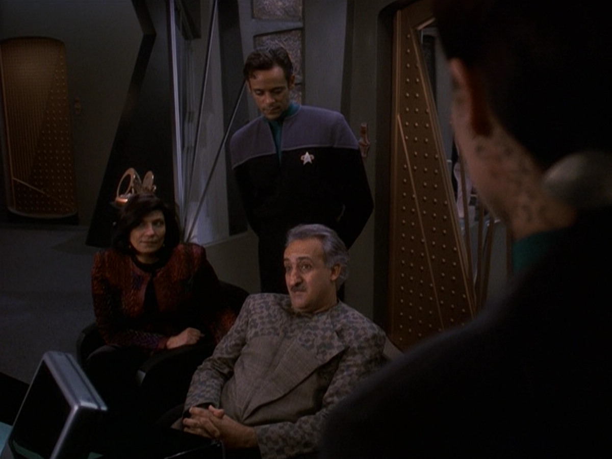 extant_StarTrek_DS9_5x16-DoctorBashirIPresume_01415.jpg