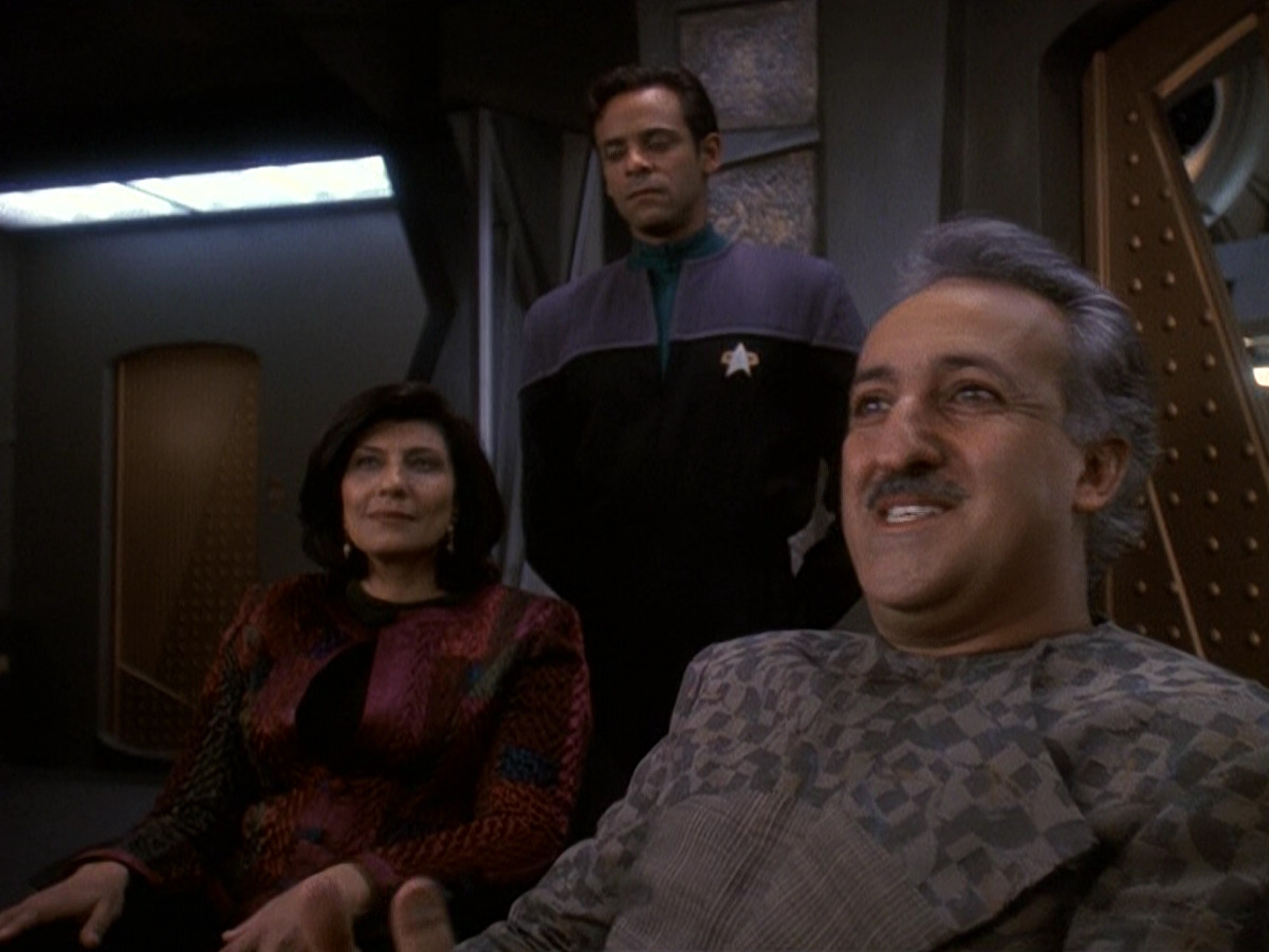 extant_StarTrek_DS9_5x16-DoctorBashirIPresume_01427.jpg