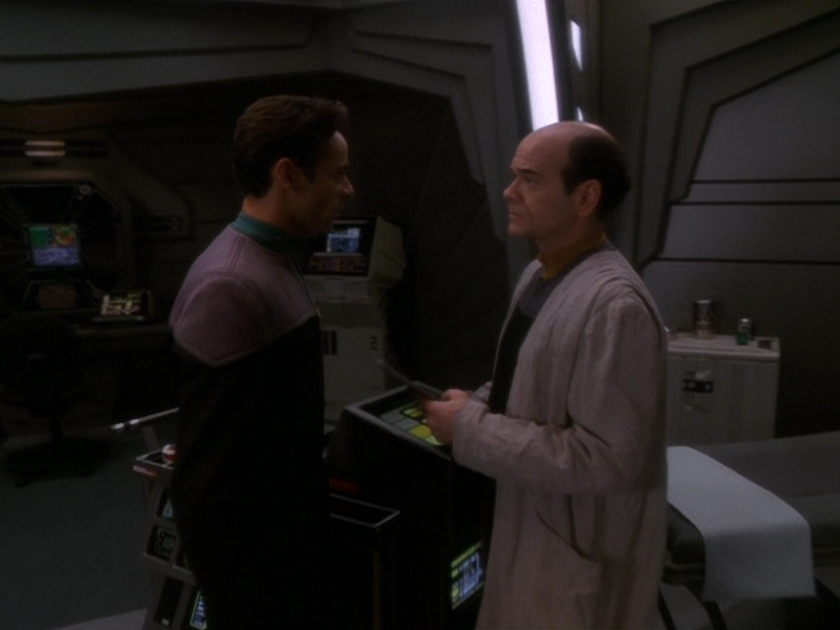 extant_StarTrek_DS9_5x16-DoctorBashirIPresume_01566.jpg