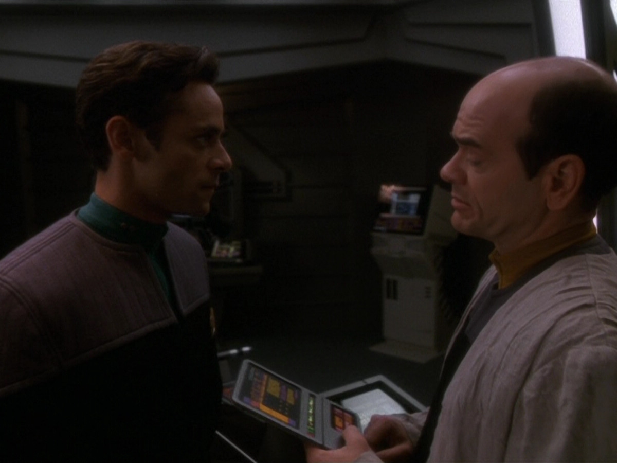 extant_StarTrek_DS9_5x16-DoctorBashirIPresume_01571.jpg