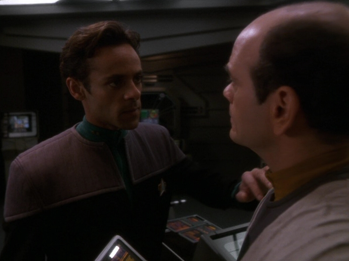 extant_StarTrek_DS9_5x16-DoctorBashirIPresume_01576.jpg
