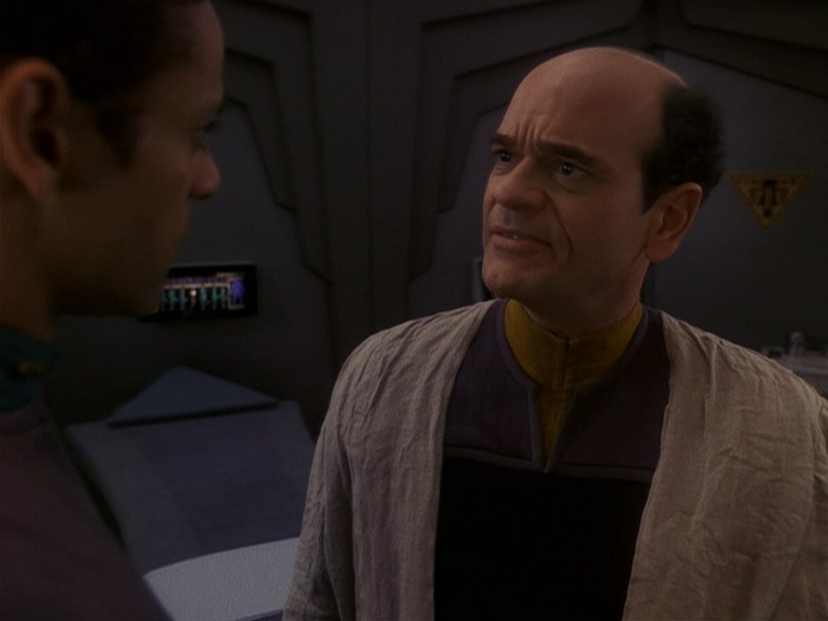 extant_StarTrek_DS9_5x16-DoctorBashirIPresume_01580.jpg