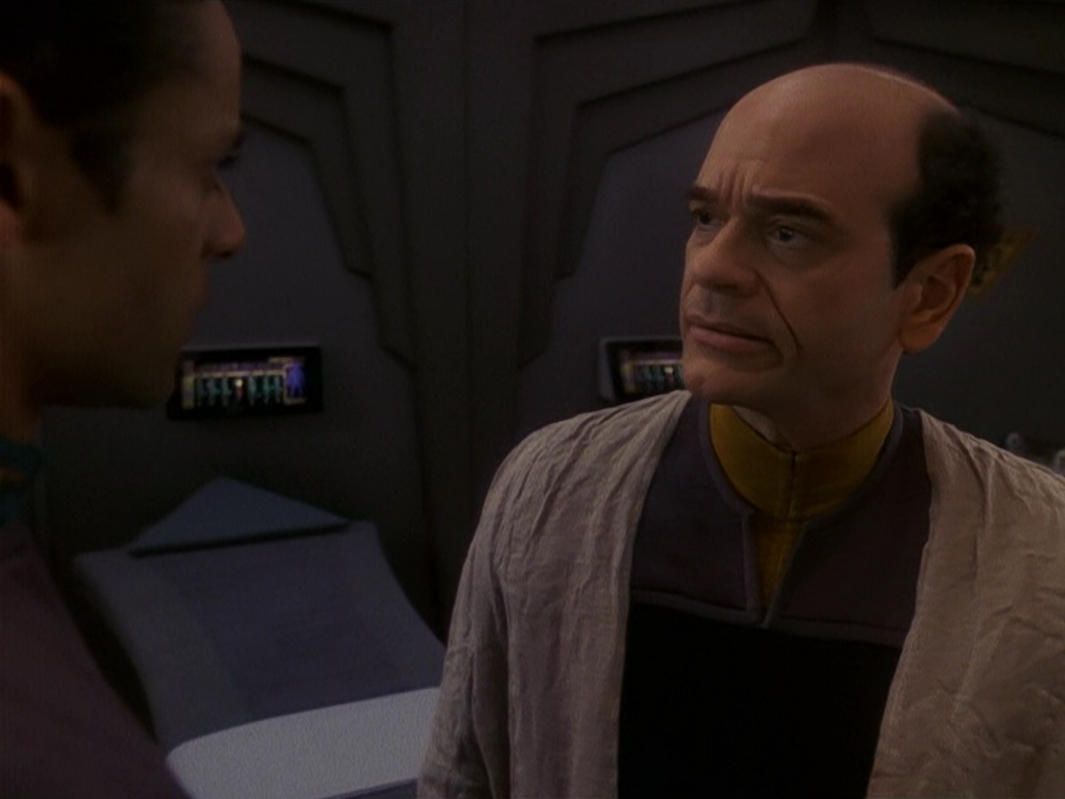 extant_StarTrek_DS9_5x16-DoctorBashirIPresume_01592.jpg