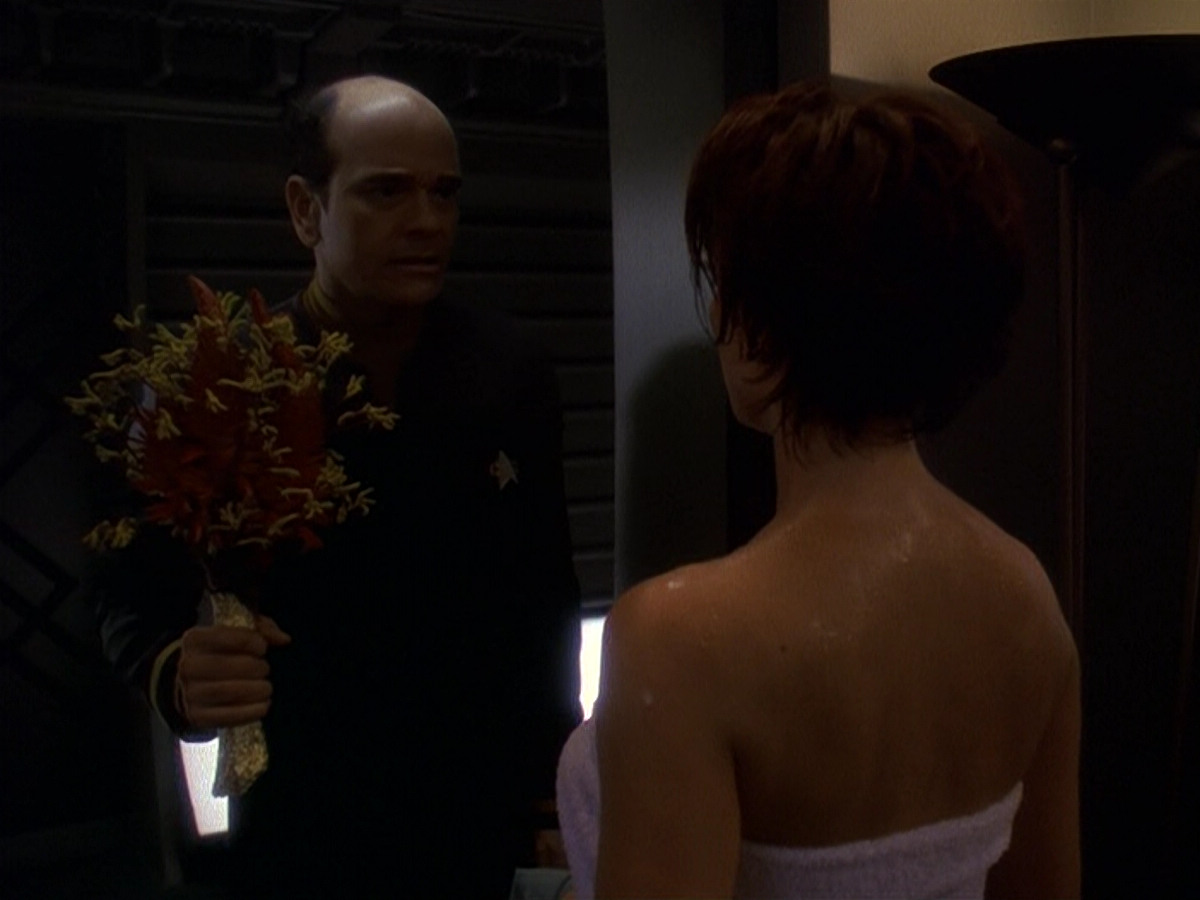 extant_StarTrek_DS9_5x16-DoctorBashirIPresume_01620.jpg