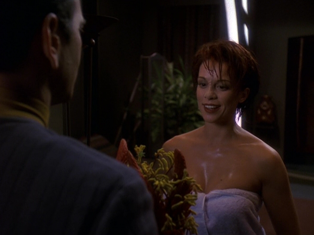 extant_StarTrek_DS9_5x16-DoctorBashirIPresume_01624.jpg