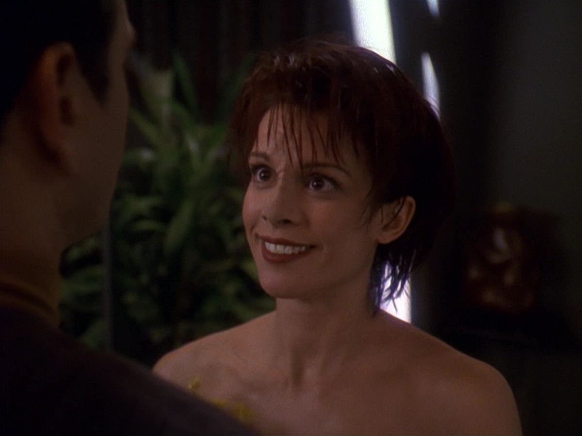 extant_StarTrek_DS9_5x16-DoctorBashirIPresume_01710.jpg