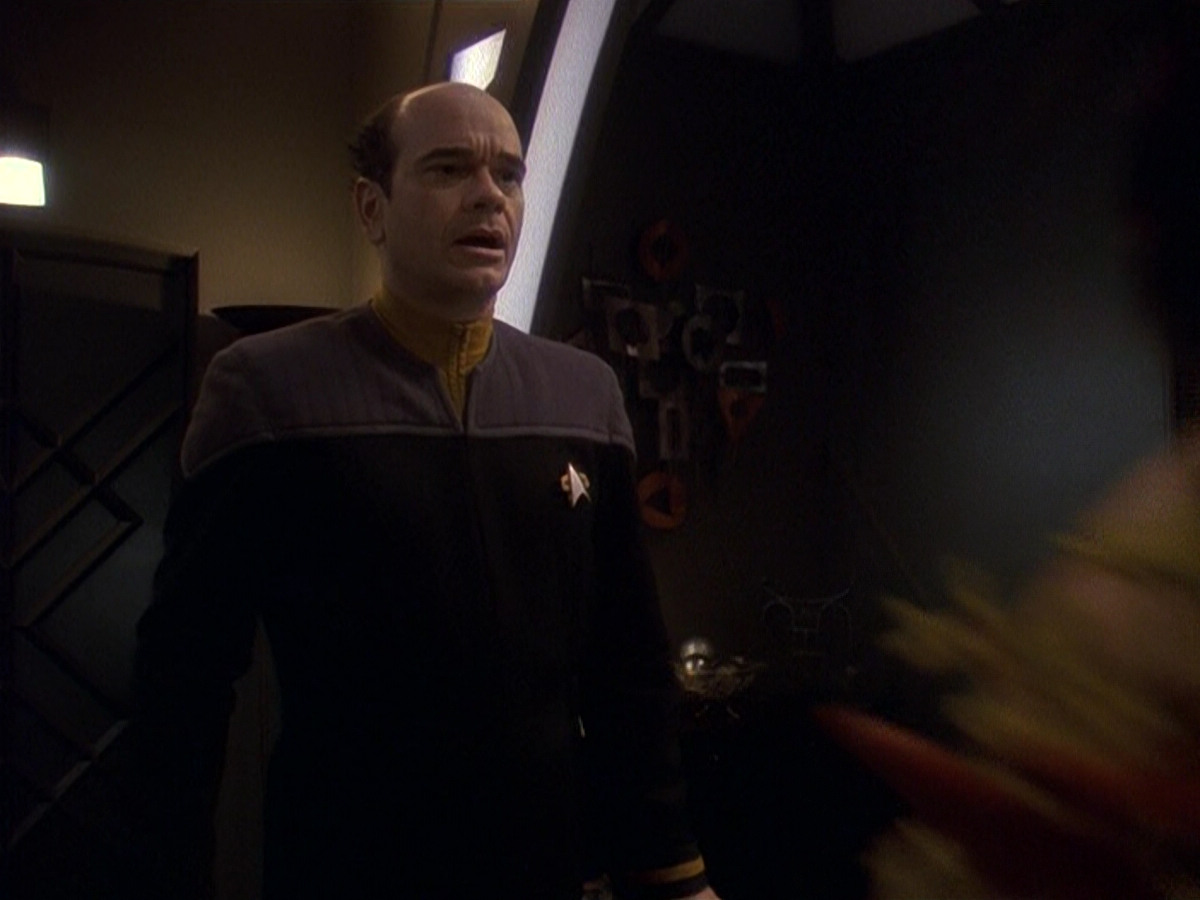 extant_StarTrek_DS9_5x16-DoctorBashirIPresume_01712.jpg