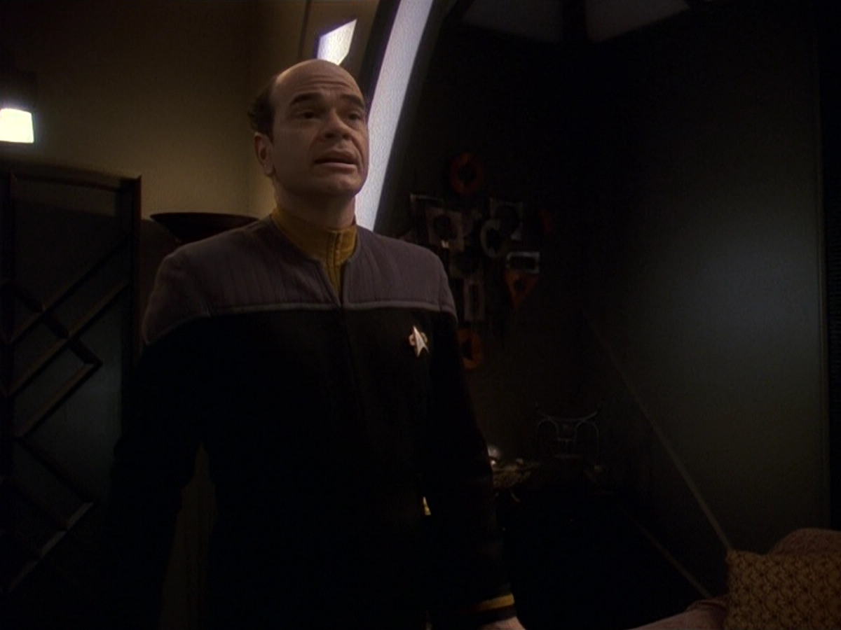 extant_StarTrek_DS9_5x16-DoctorBashirIPresume_01713.jpg