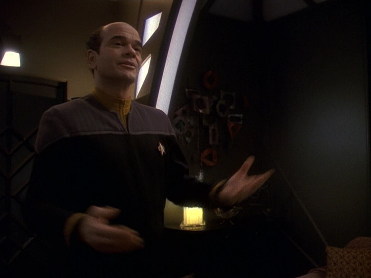 extant_StarTrek_DS9_5x16-DoctorBashirIPresume_01720.jpg