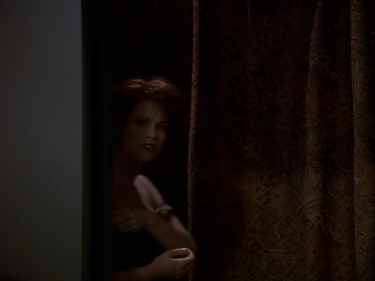 extant_StarTrek_DS9_5x16-DoctorBashirIPresume_01723.jpg