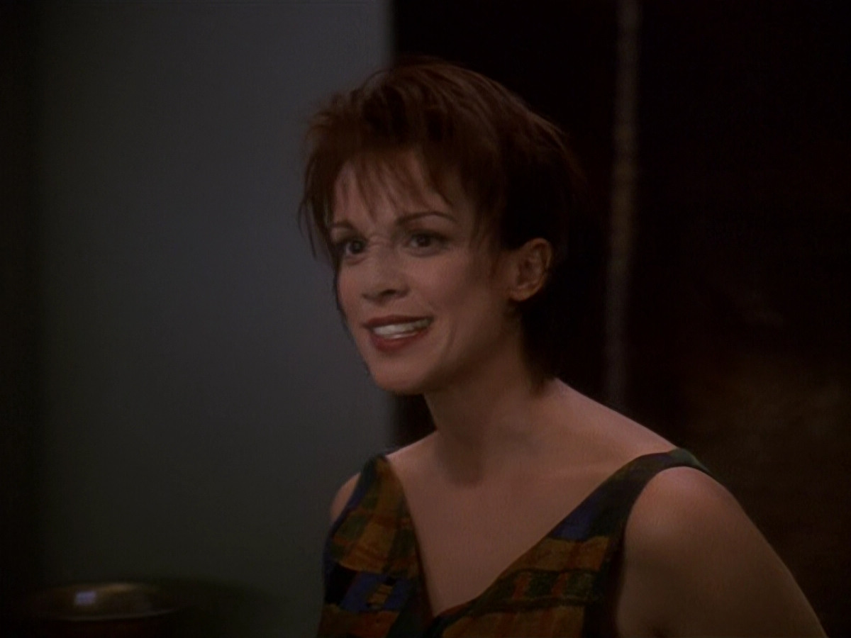 extant_StarTrek_DS9_5x16-DoctorBashirIPresume_01737.jpg