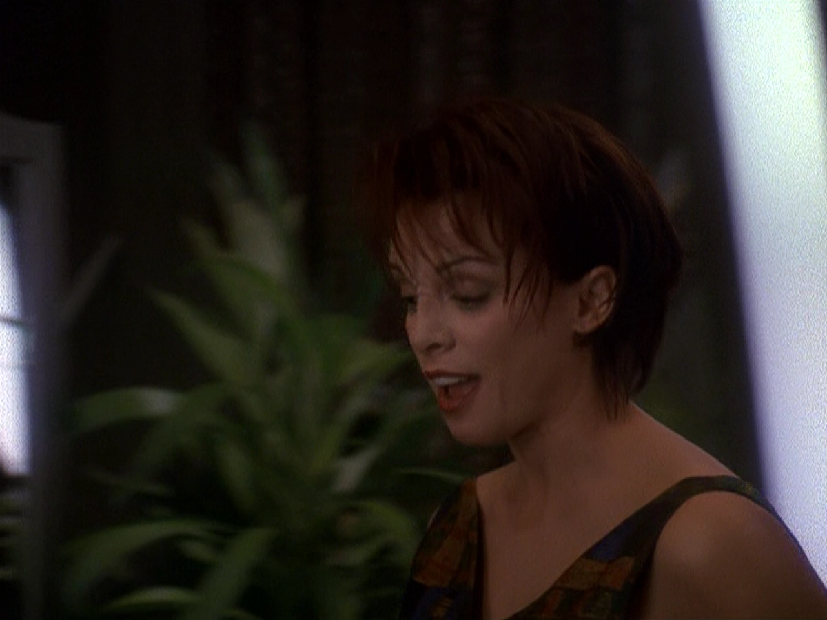 extant_StarTrek_DS9_5x16-DoctorBashirIPresume_01739.jpg