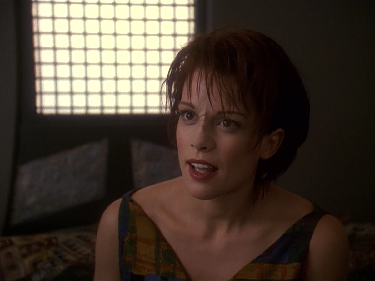 extant_StarTrek_DS9_5x16-DoctorBashirIPresume_01750.jpg