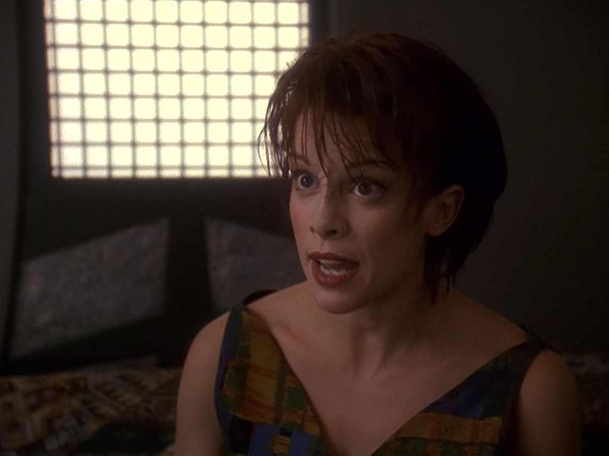 extant_StarTrek_DS9_5x16-DoctorBashirIPresume_01754.jpg