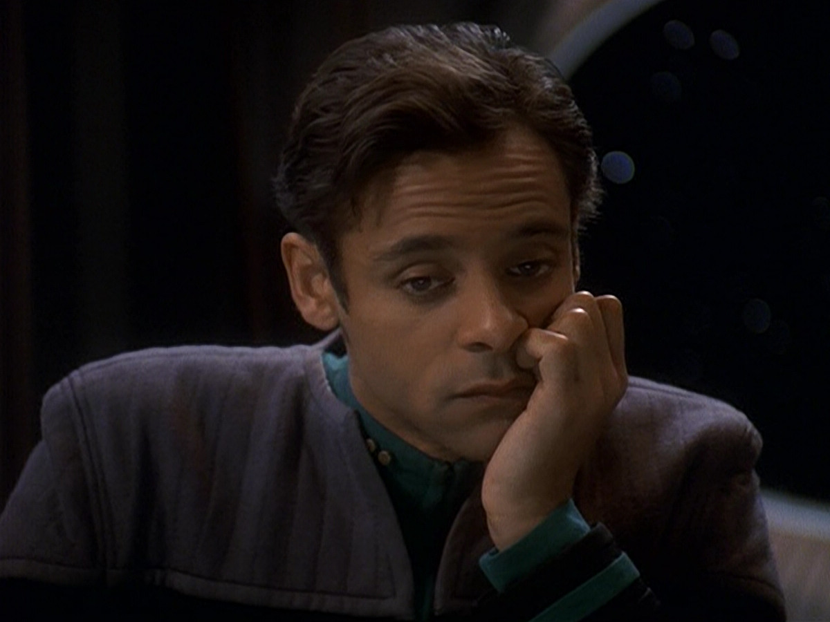 extant_StarTrek_DS9_5x16-DoctorBashirIPresume_01836.jpg