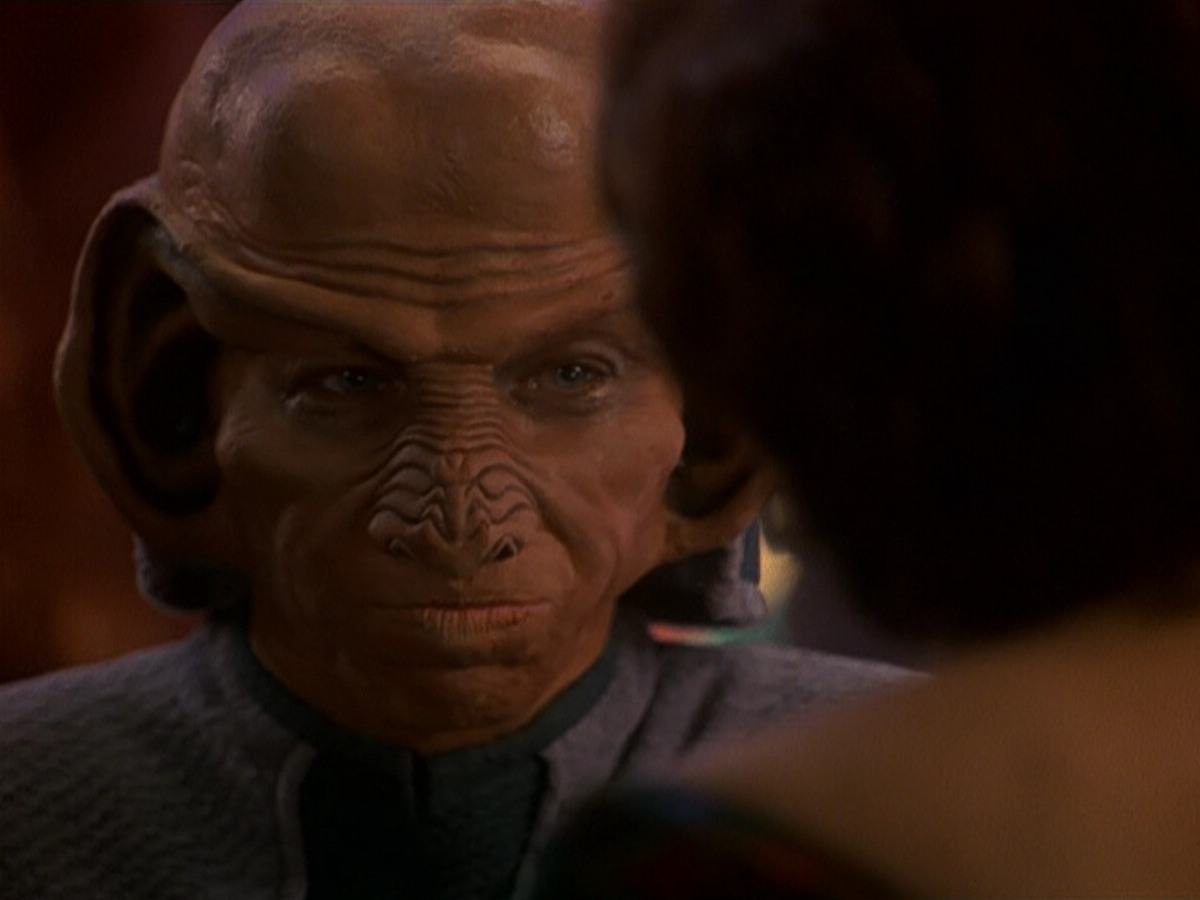 extant_StarTrek_DS9_5x16-DoctorBashirIPresume_02081.jpg