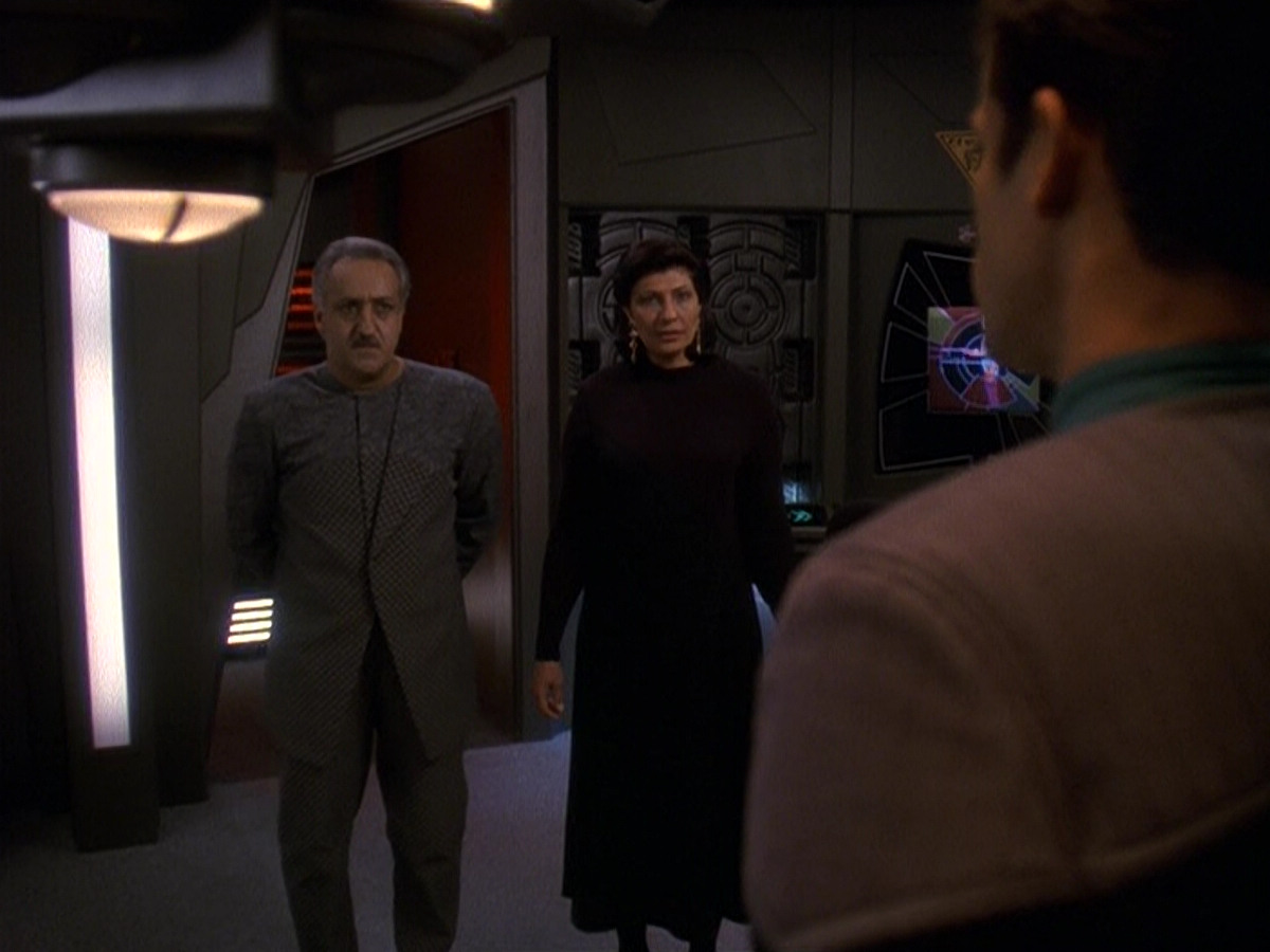 extant_StarTrek_DS9_5x16-DoctorBashirIPresume_02158.jpg