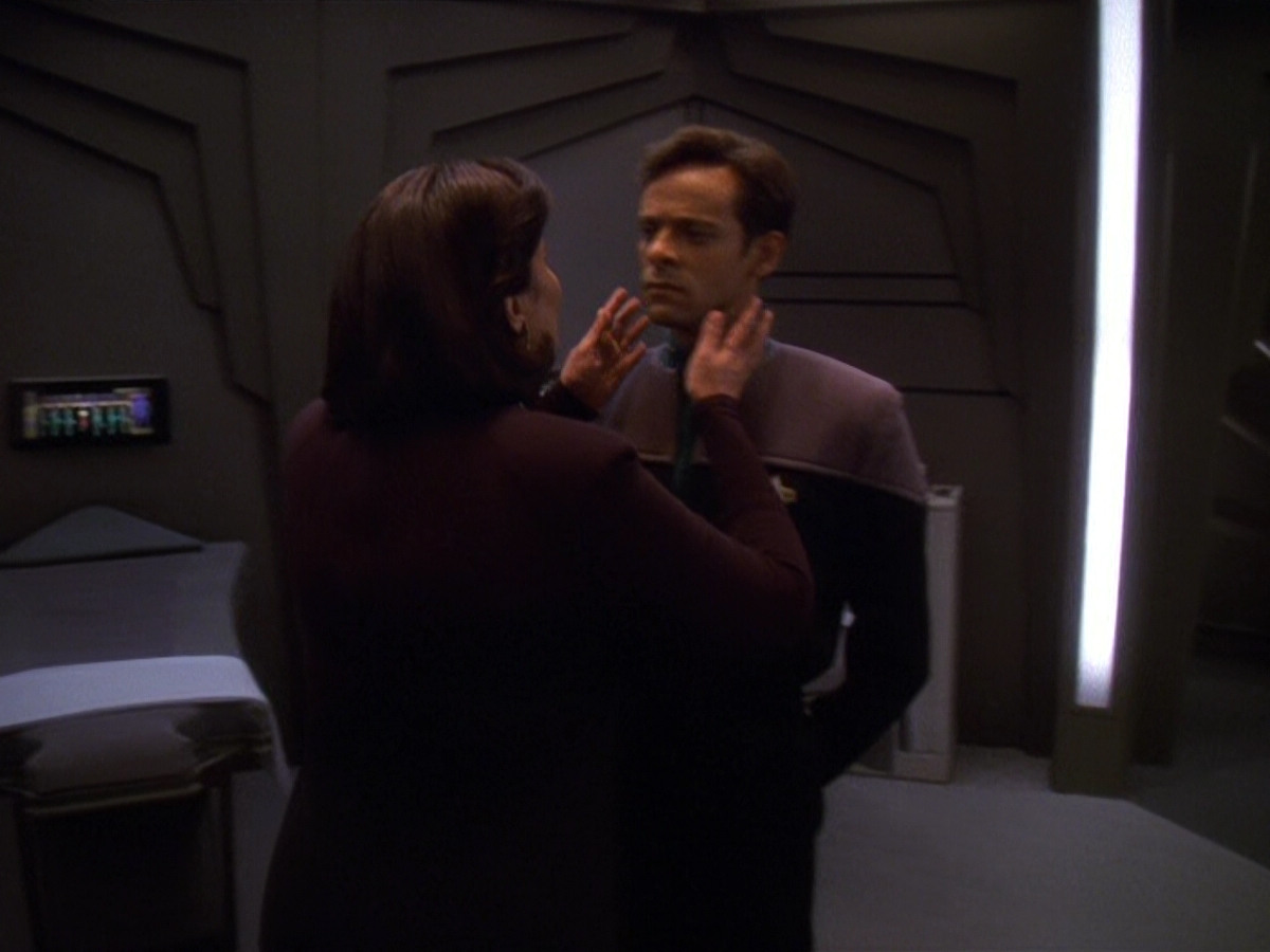 extant_StarTrek_DS9_5x16-DoctorBashirIPresume_02249.jpg