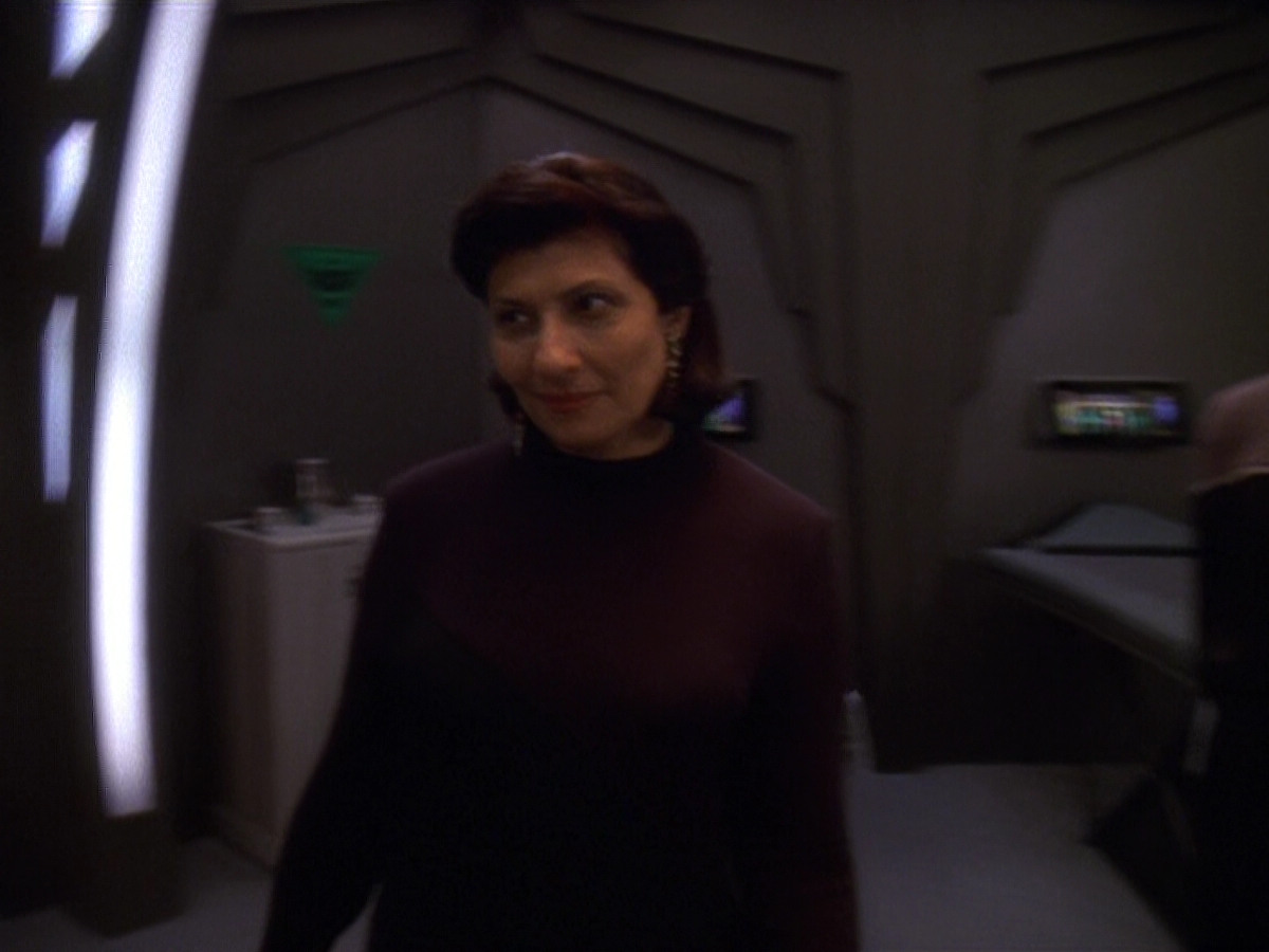 extant_StarTrek_DS9_5x16-DoctorBashirIPresume_02254.jpg