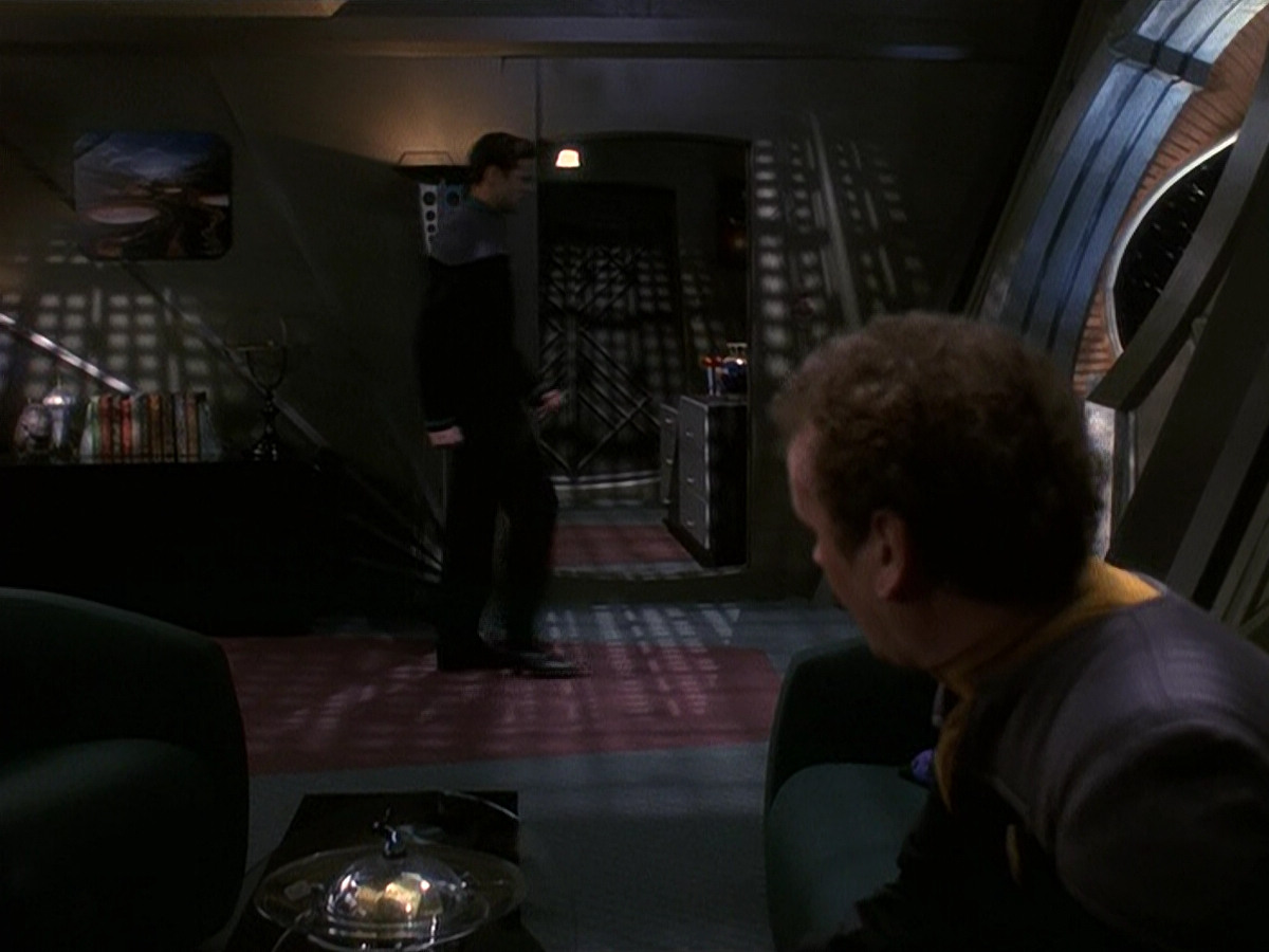 extant_StarTrek_DS9_5x16-DoctorBashirIPresume_02314.jpg