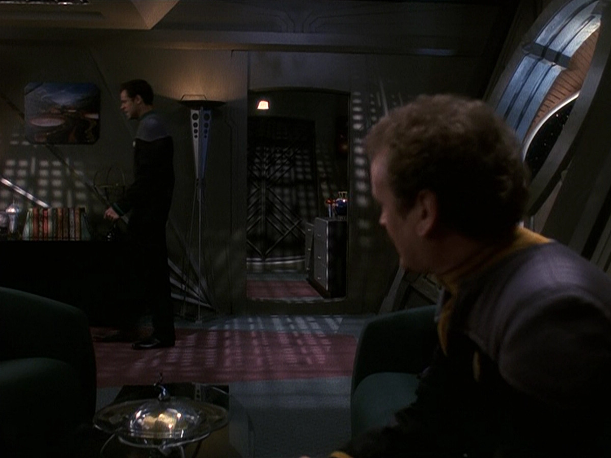 extant_StarTrek_DS9_5x16-DoctorBashirIPresume_02318.jpg