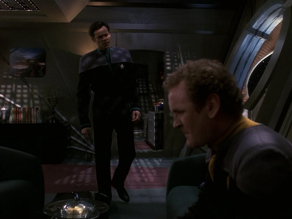 extant_StarTrek_DS9_5x16-DoctorBashirIPresume_02327.jpg