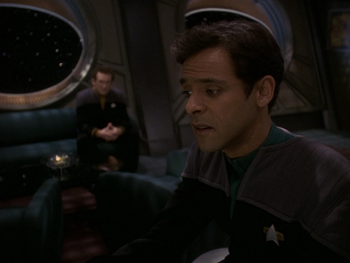 extant_StarTrek_DS9_5x16-DoctorBashirIPresume_02430.jpg