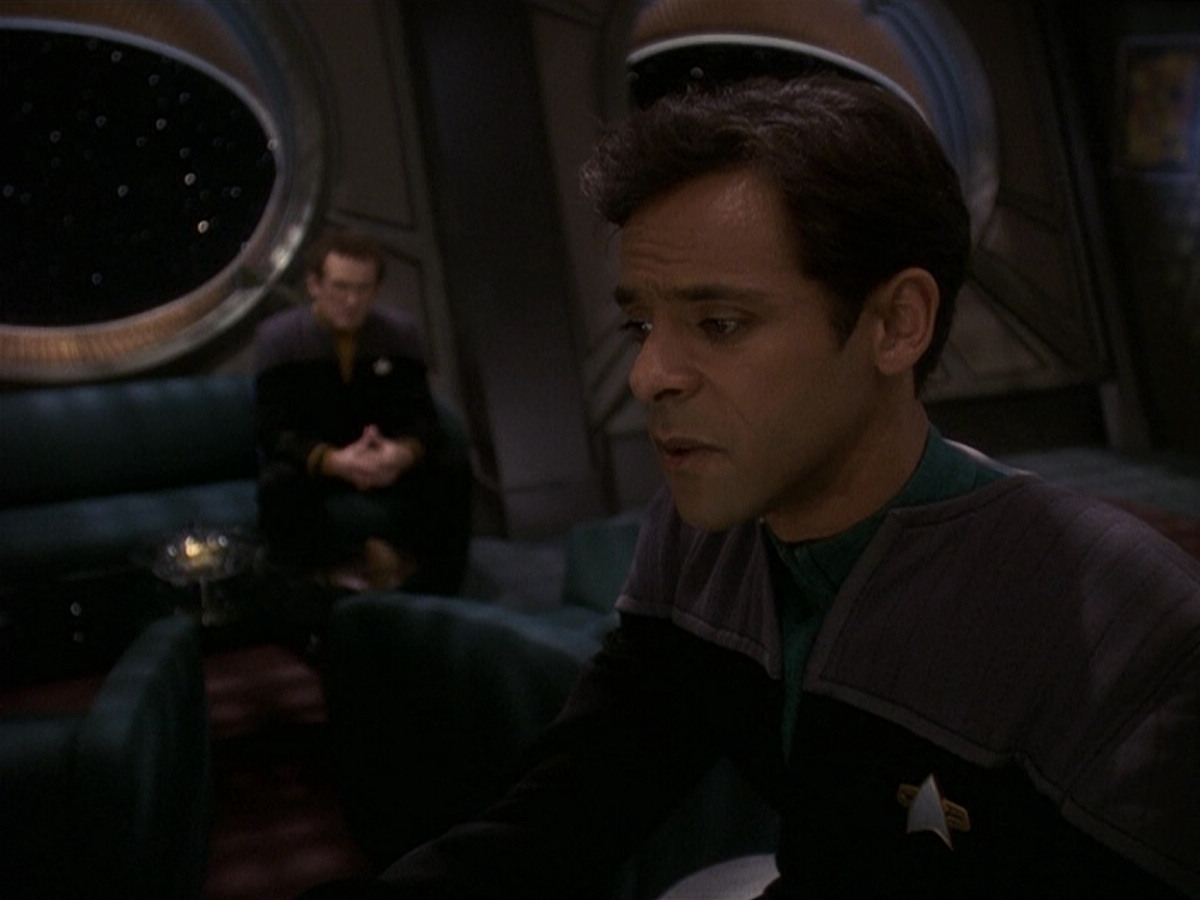 extant_StarTrek_DS9_5x16-DoctorBashirIPresume_02434.jpg