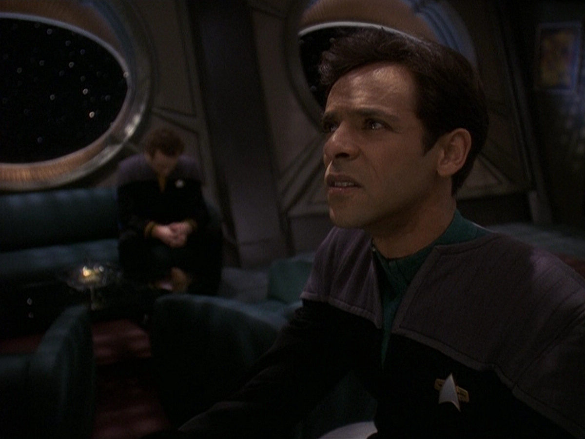 extant_StarTrek_DS9_5x16-DoctorBashirIPresume_02488.jpg