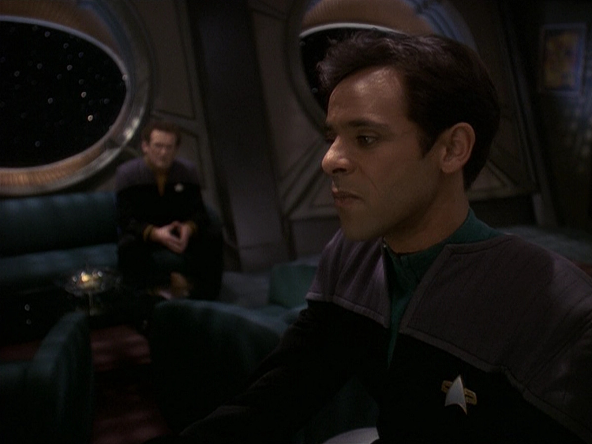 extant_StarTrek_DS9_5x16-DoctorBashirIPresume_02540.jpg