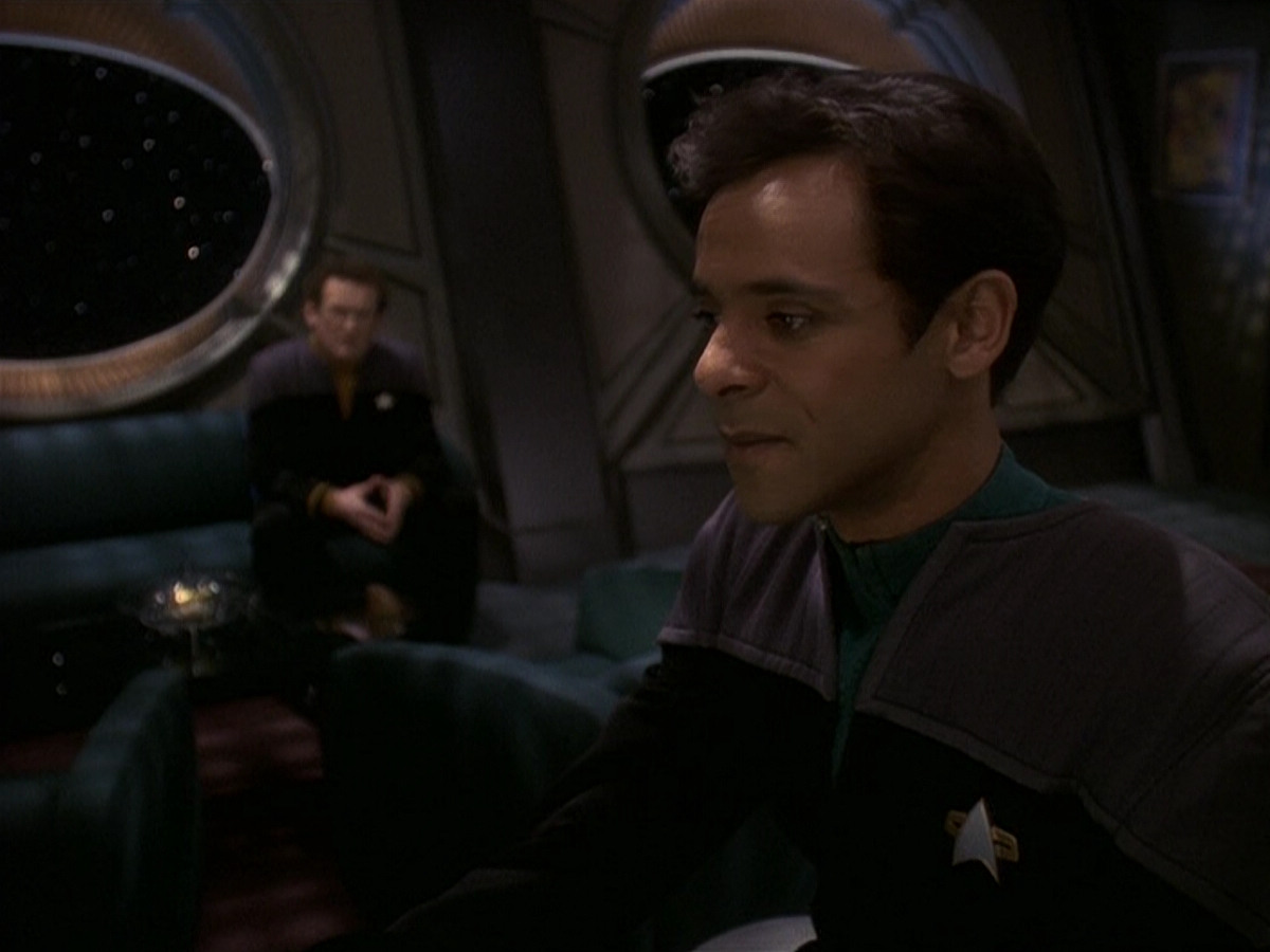 extant_StarTrek_DS9_5x16-DoctorBashirIPresume_02542.jpg