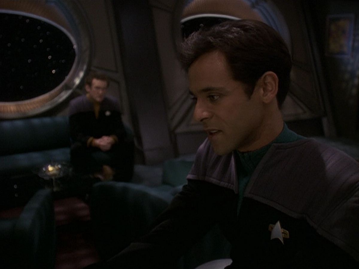 extant_StarTrek_DS9_5x16-DoctorBashirIPresume_02552.jpg