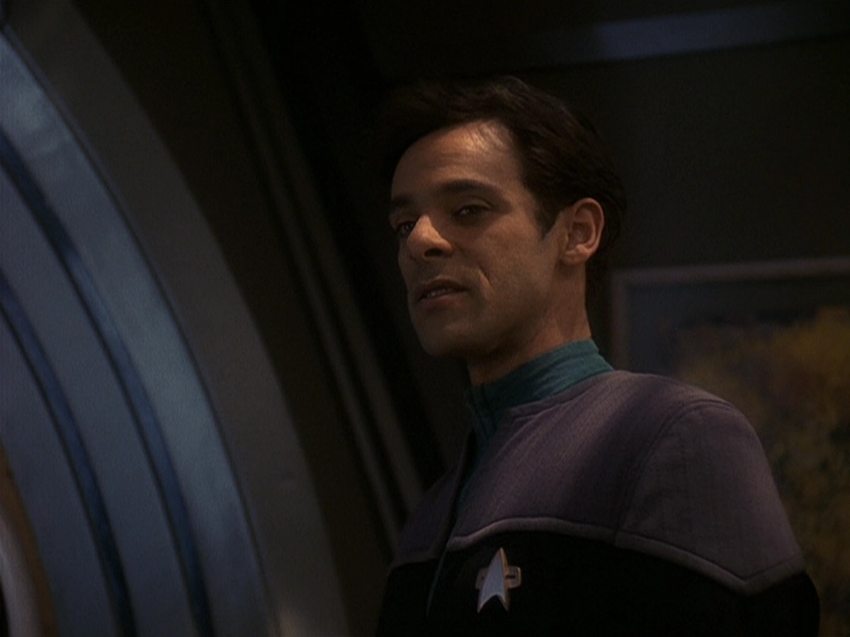 extant_StarTrek_DS9_5x16-DoctorBashirIPresume_02617.jpg