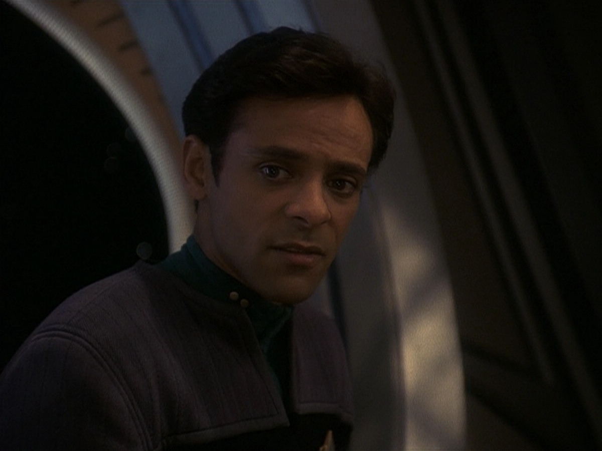 extant_StarTrek_DS9_5x16-DoctorBashirIPresume_02650.jpg