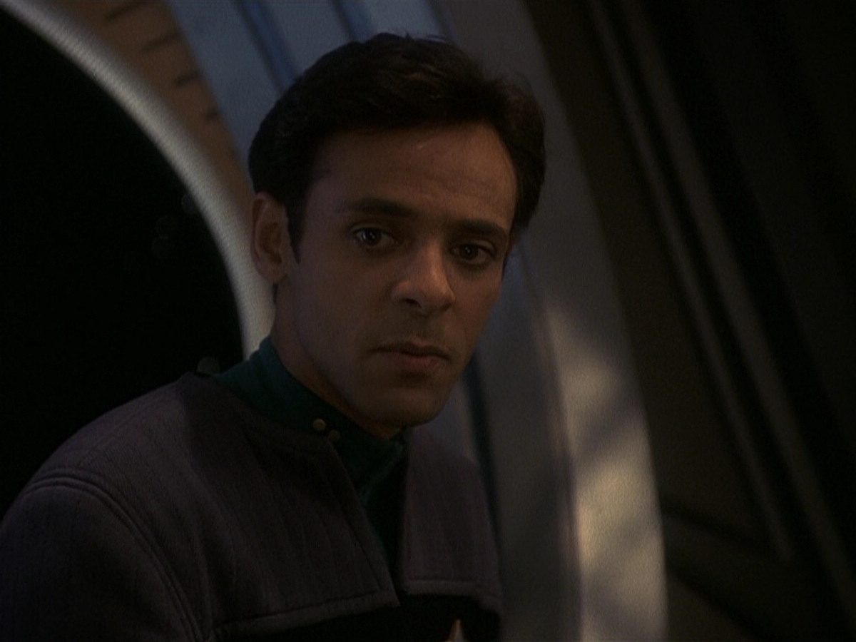 extant_StarTrek_DS9_5x16-DoctorBashirIPresume_02661.jpg