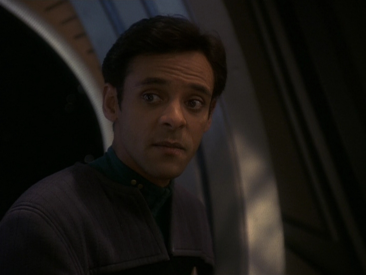 extant_StarTrek_DS9_5x16-DoctorBashirIPresume_02666.jpg