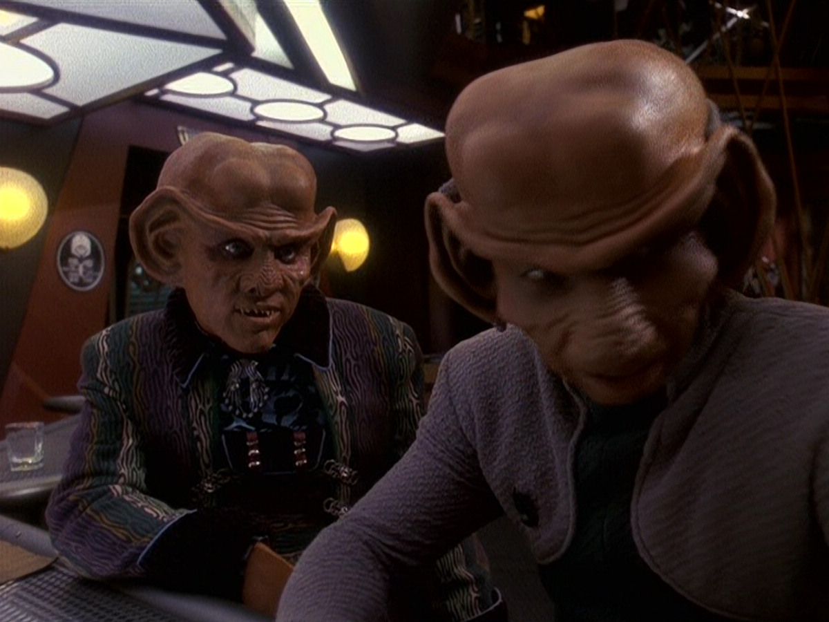 extant_StarTrek_DS9_5x16-DoctorBashirIPresume_02823.jpg