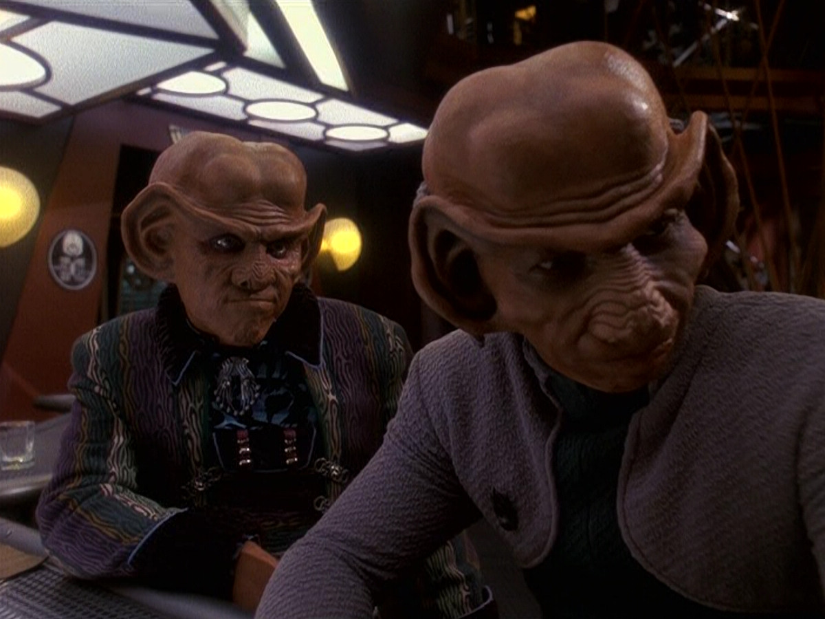 extant_StarTrek_DS9_5x16-DoctorBashirIPresume_02825.jpg